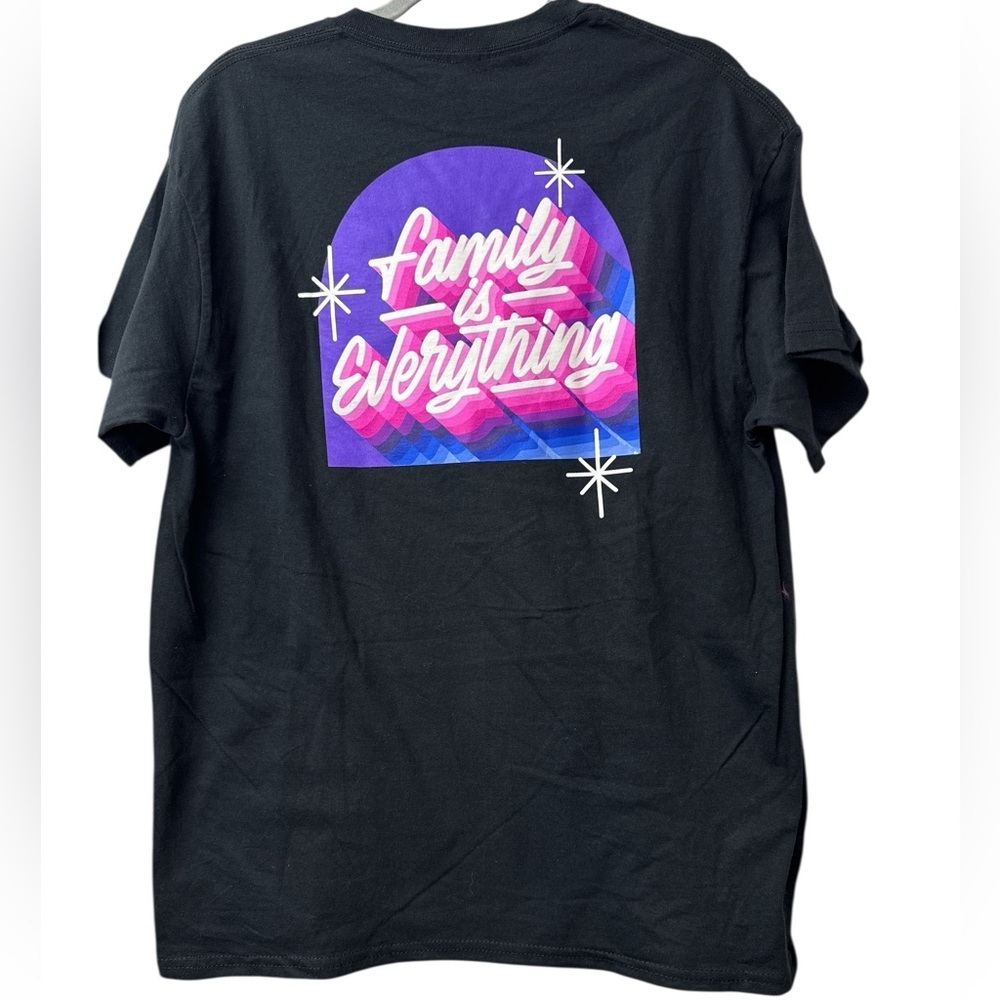 Limited Edition Taco Bell x It’s a Living "Family Is Everything" T-Shirt Size L